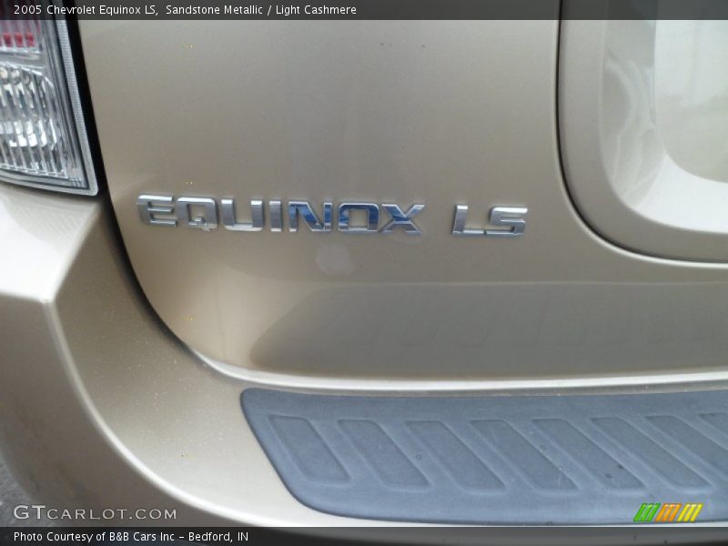 Sandstone Metallic / Light Cashmere 2005 Chevrolet Equinox LS