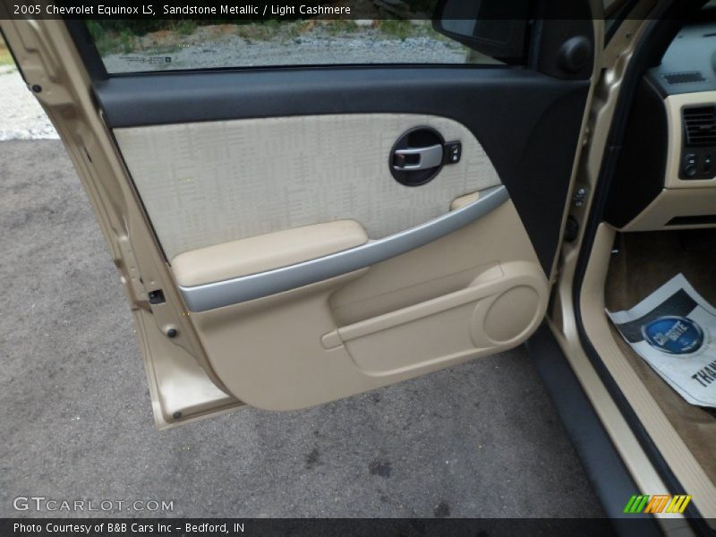 Sandstone Metallic / Light Cashmere 2005 Chevrolet Equinox LS