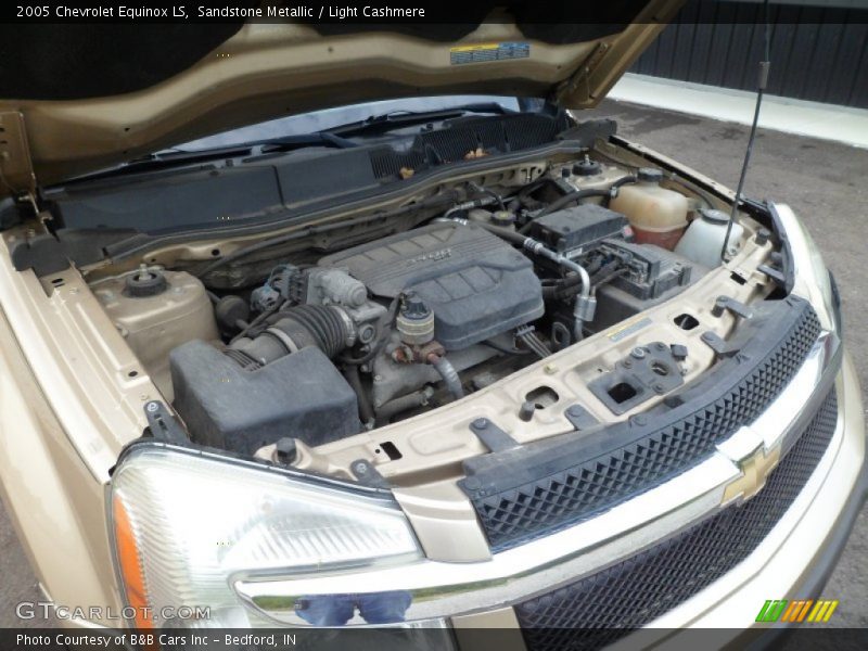 Sandstone Metallic / Light Cashmere 2005 Chevrolet Equinox LS