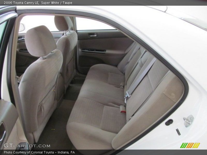Super White / Taupe 2006 Toyota Camry LE