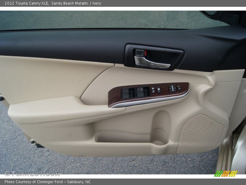 Sandy Beach Metallic / Ivory 2012 Toyota Camry XLE