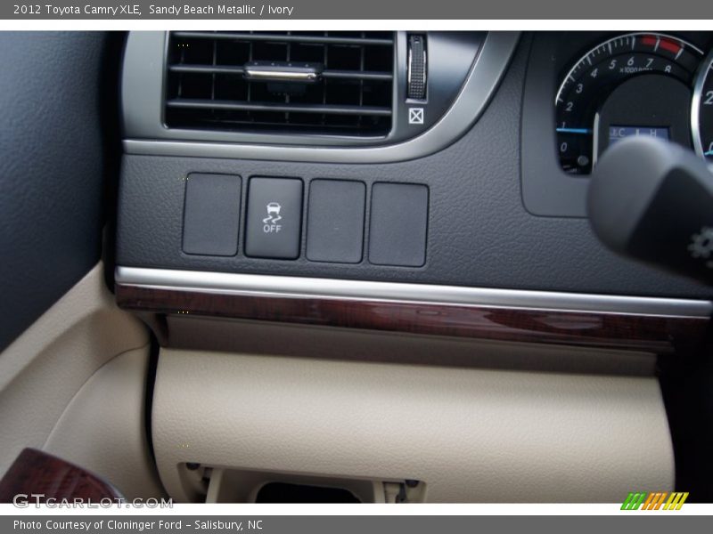 Sandy Beach Metallic / Ivory 2012 Toyota Camry XLE