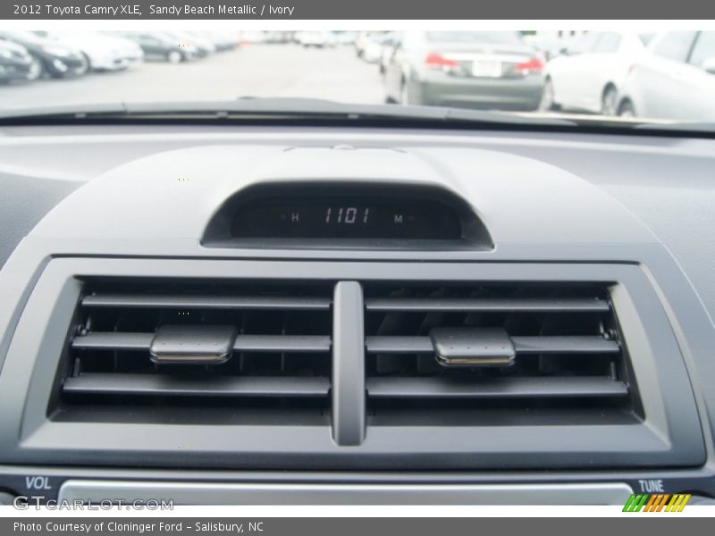 Sandy Beach Metallic / Ivory 2012 Toyota Camry XLE