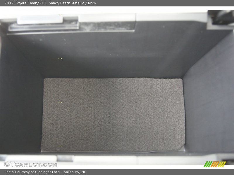 Sandy Beach Metallic / Ivory 2012 Toyota Camry XLE