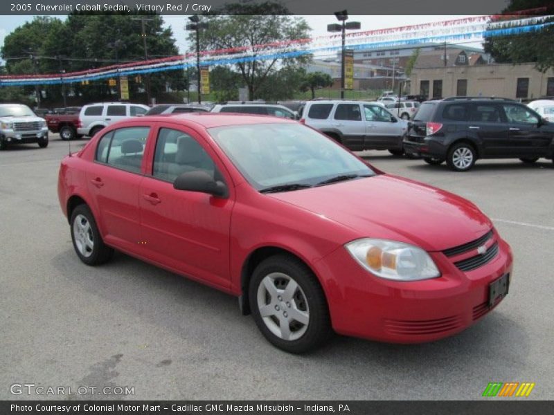 Victory Red / Gray 2005 Chevrolet Cobalt Sedan