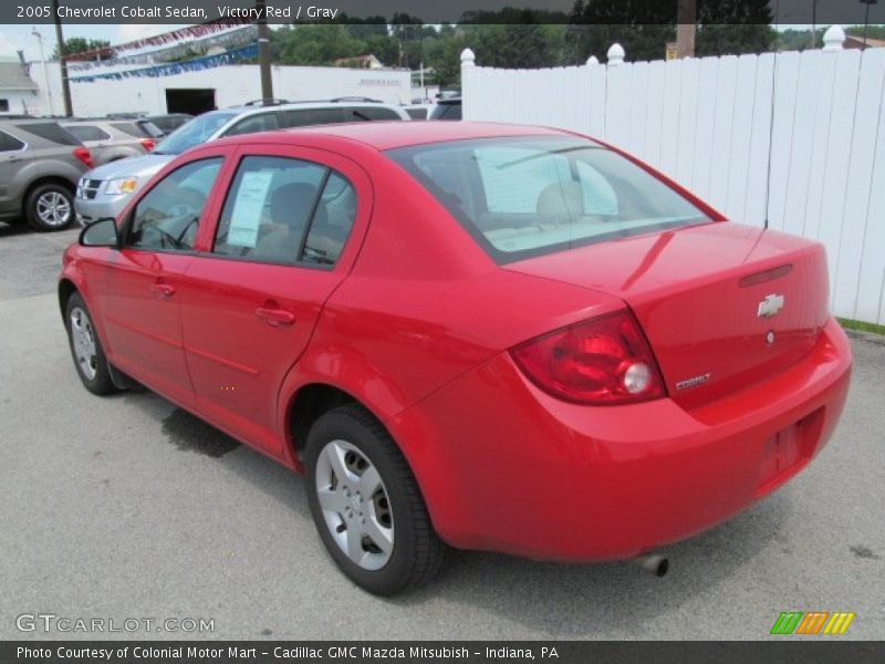 Victory Red / Gray 2005 Chevrolet Cobalt Sedan