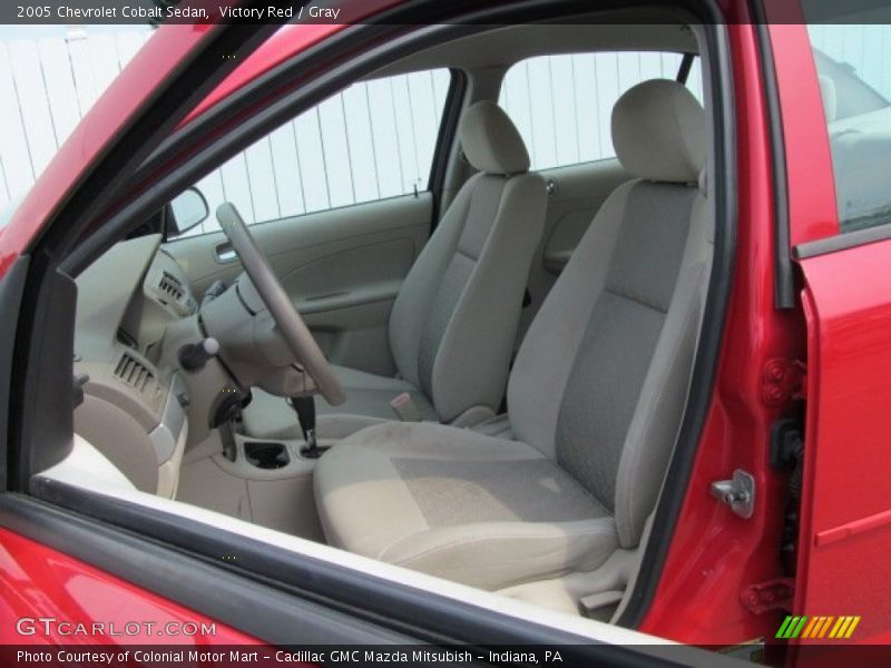 Victory Red / Gray 2005 Chevrolet Cobalt Sedan