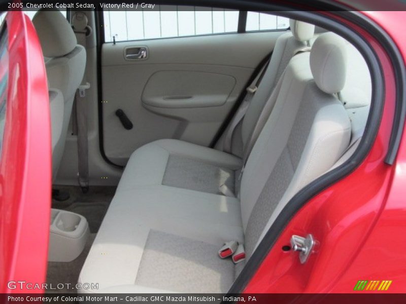 Victory Red / Gray 2005 Chevrolet Cobalt Sedan