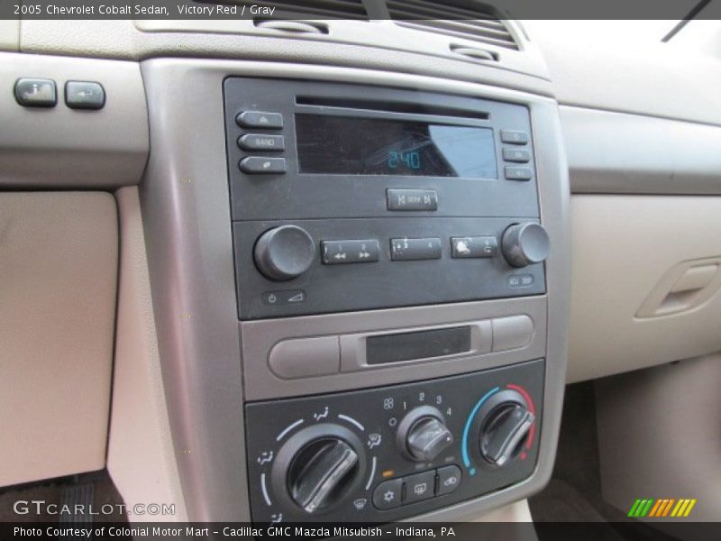Victory Red / Gray 2005 Chevrolet Cobalt Sedan
