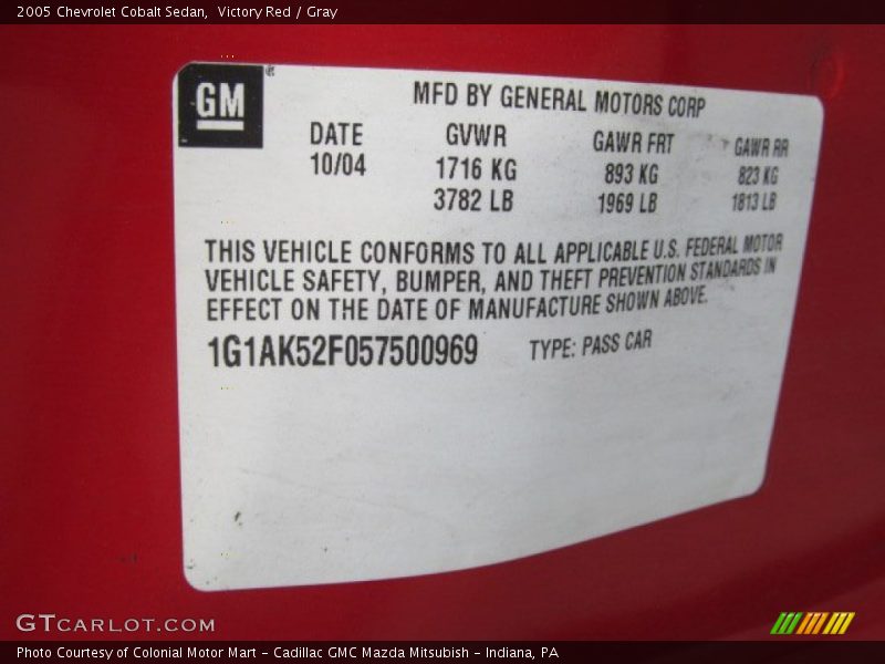 Victory Red / Gray 2005 Chevrolet Cobalt Sedan