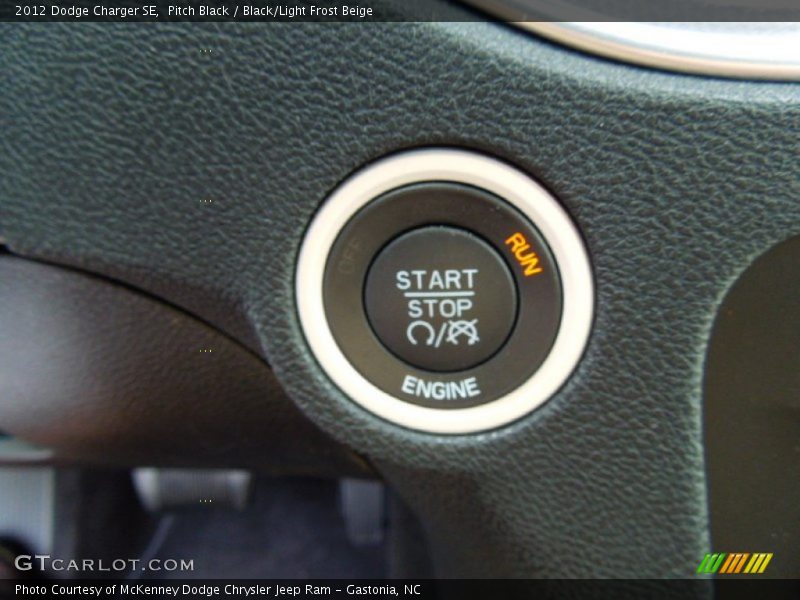 Pitch Black / Black/Light Frost Beige 2012 Dodge Charger SE