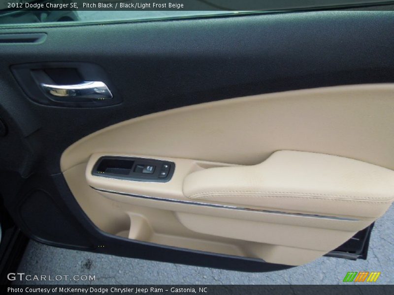 Pitch Black / Black/Light Frost Beige 2012 Dodge Charger SE