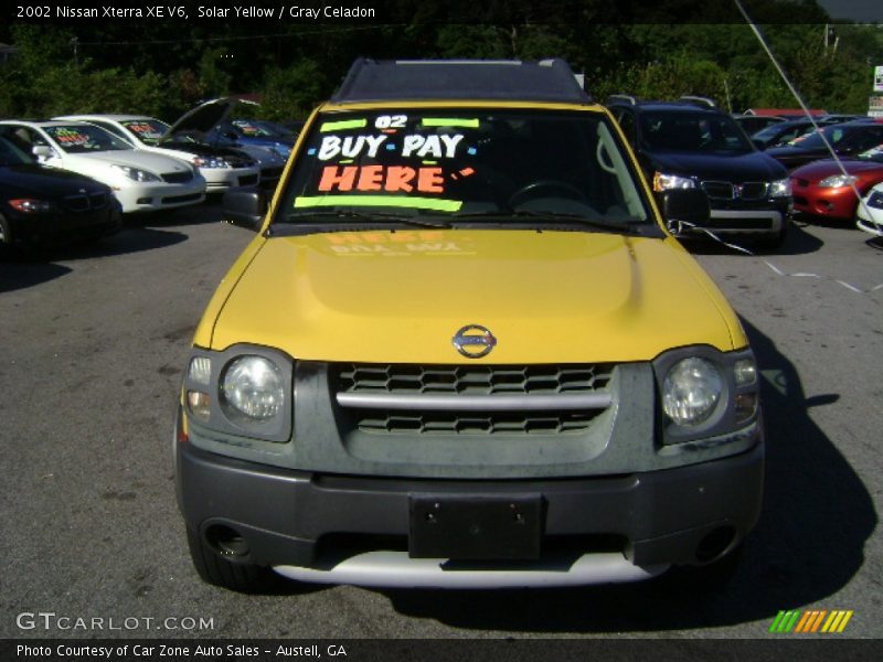 Solar Yellow / Gray Celadon 2002 Nissan Xterra XE V6