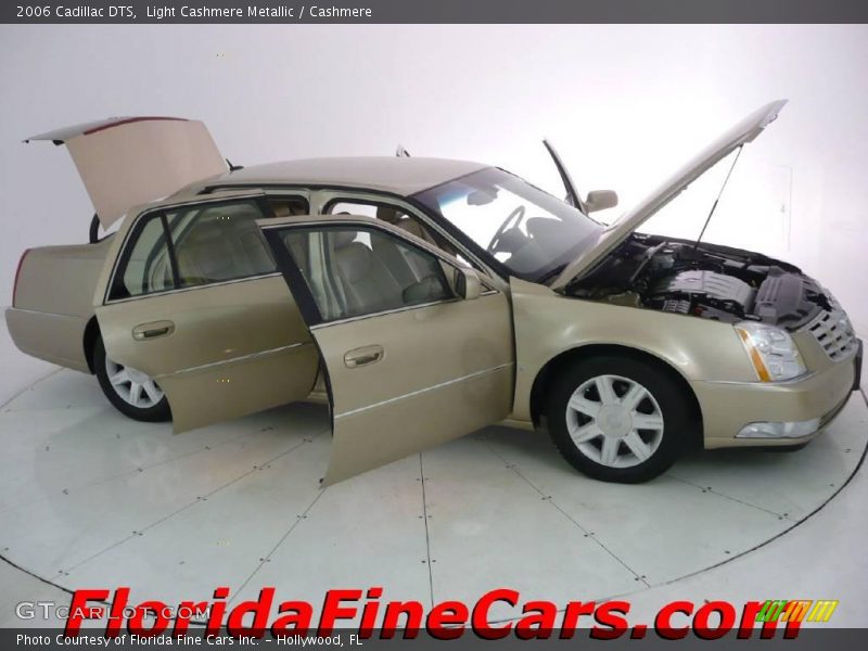 Light Cashmere Metallic / Cashmere 2006 Cadillac DTS
