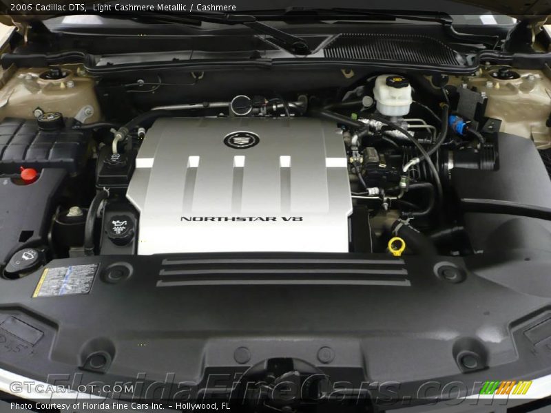 Light Cashmere Metallic / Cashmere 2006 Cadillac DTS