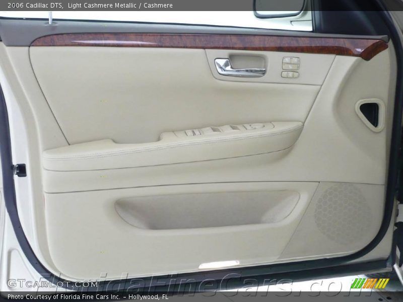 Light Cashmere Metallic / Cashmere 2006 Cadillac DTS