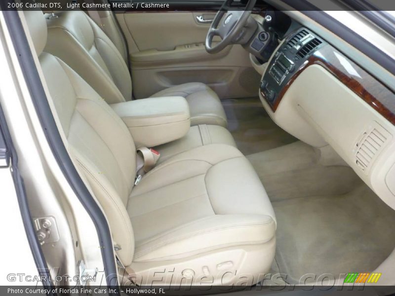 Light Cashmere Metallic / Cashmere 2006 Cadillac DTS