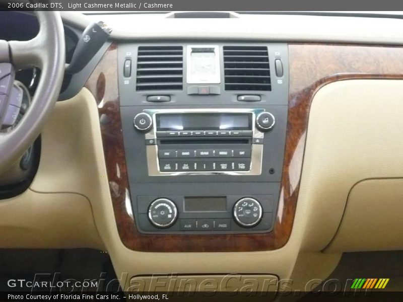 Light Cashmere Metallic / Cashmere 2006 Cadillac DTS