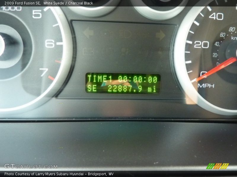 White Suede / Charcoal Black 2009 Ford Fusion SE
