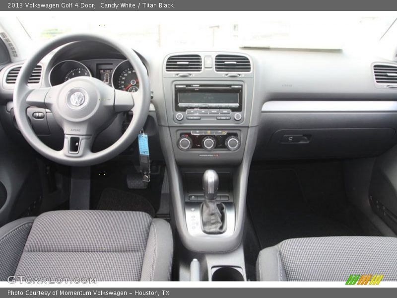 Candy White / Titan Black 2013 Volkswagen Golf 4 Door