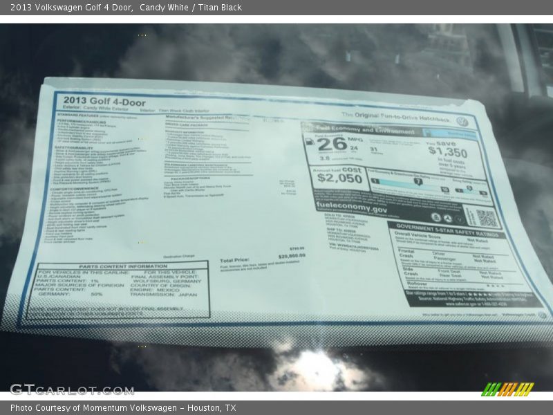 Candy White / Titan Black 2013 Volkswagen Golf 4 Door