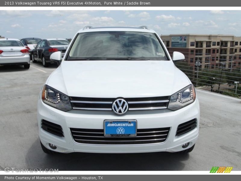 Pure White / Saddle Brown 2013 Volkswagen Touareg VR6 FSI Executive 4XMotion