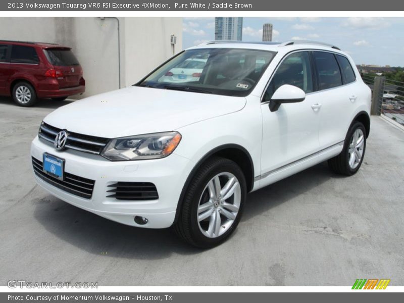 Front 3/4 View of 2013 Touareg VR6 FSI Executive 4XMotion