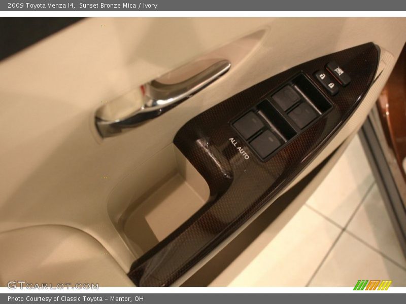 Sunset Bronze Mica / Ivory 2009 Toyota Venza I4