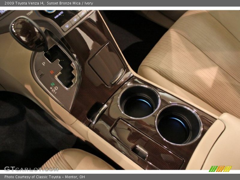 Sunset Bronze Mica / Ivory 2009 Toyota Venza I4