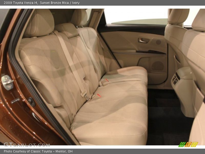 Sunset Bronze Mica / Ivory 2009 Toyota Venza I4