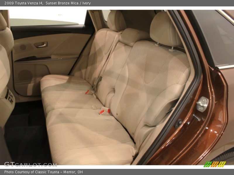 Sunset Bronze Mica / Ivory 2009 Toyota Venza I4