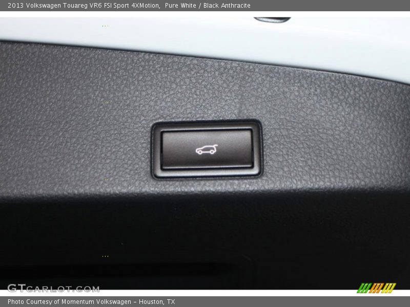 Pure White / Black Anthracite 2013 Volkswagen Touareg VR6 FSI Sport 4XMotion