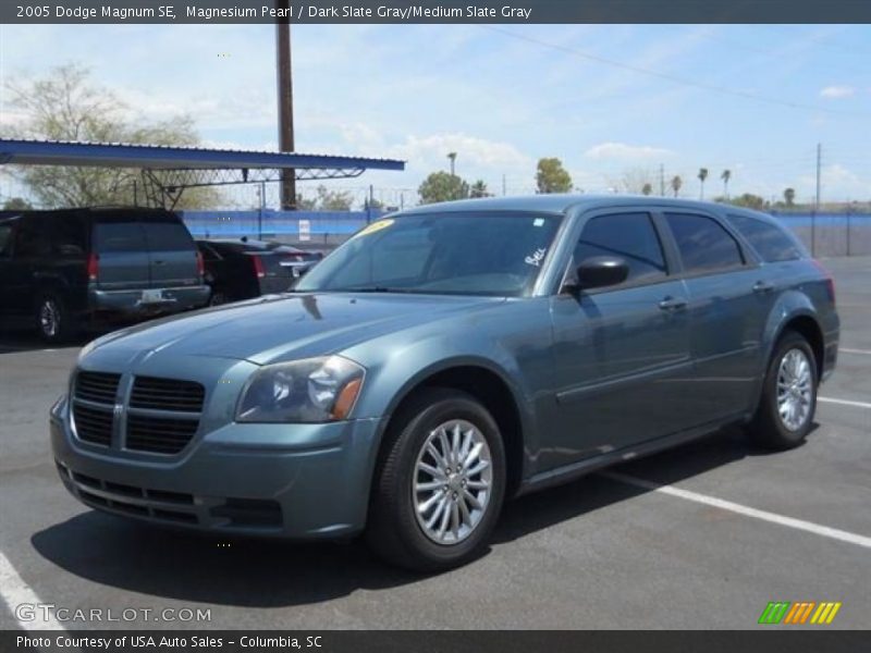 Magnesium Pearl / Dark Slate Gray/Medium Slate Gray 2005 Dodge Magnum SE