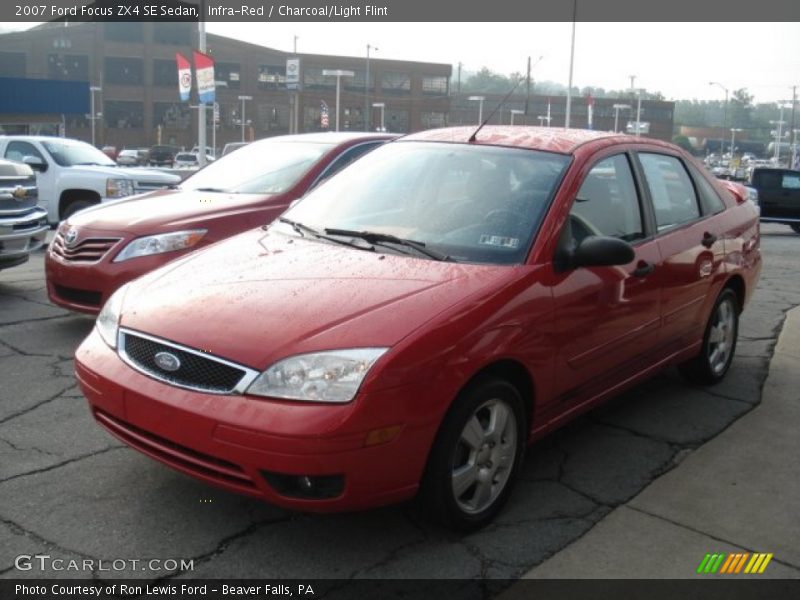 Infra-Red / Charcoal/Light Flint 2007 Ford Focus ZX4 SE Sedan