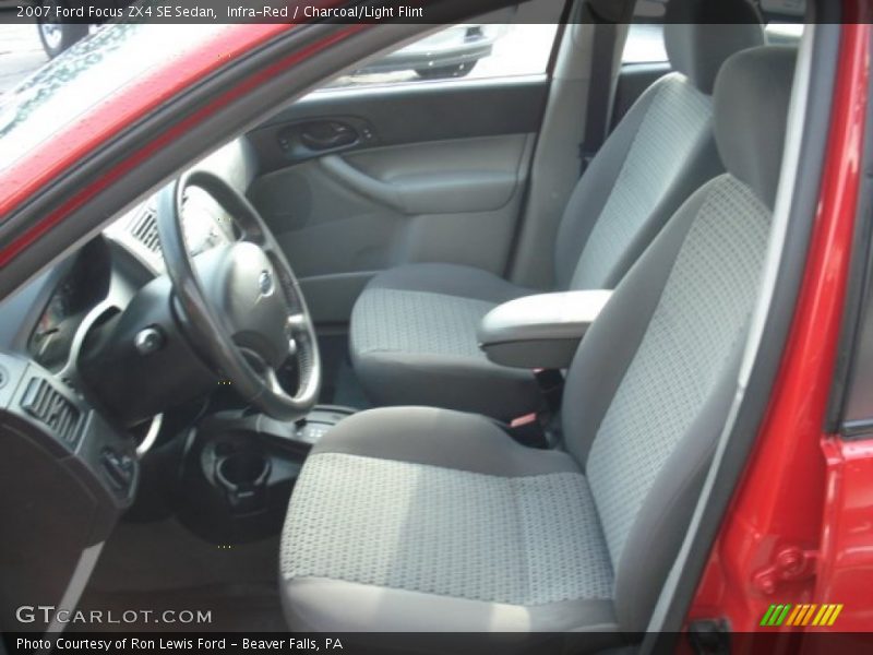 Infra-Red / Charcoal/Light Flint 2007 Ford Focus ZX4 SE Sedan
