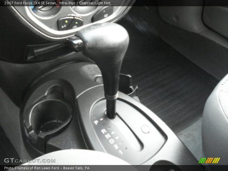 Infra-Red / Charcoal/Light Flint 2007 Ford Focus ZX4 SE Sedan