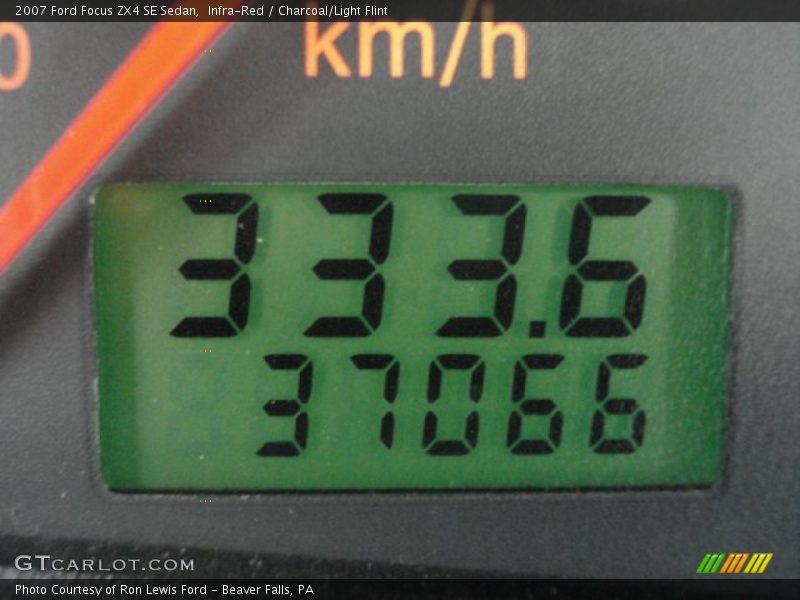 Infra-Red / Charcoal/Light Flint 2007 Ford Focus ZX4 SE Sedan