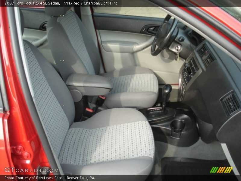 Infra-Red / Charcoal/Light Flint 2007 Ford Focus ZX4 SE Sedan