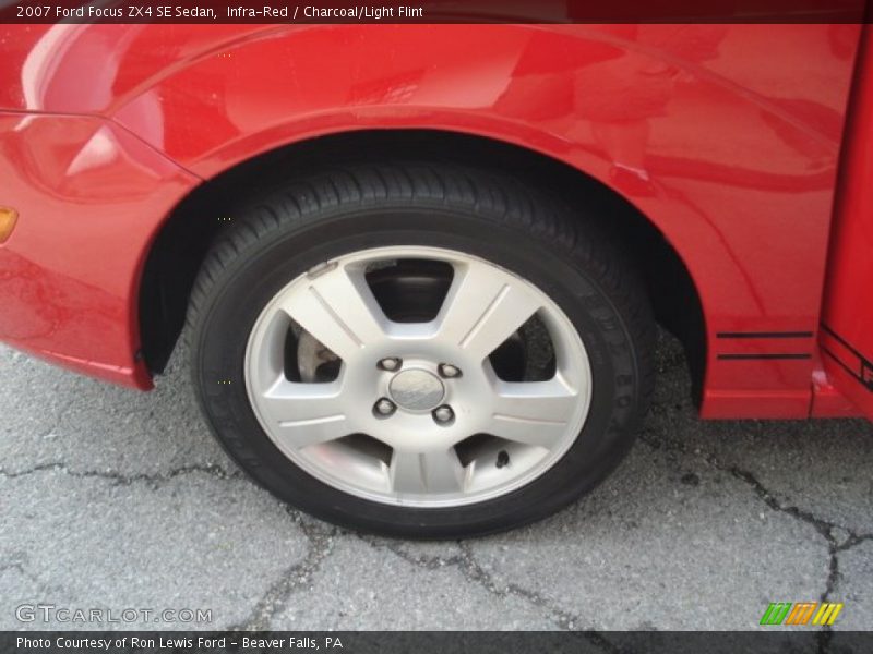Infra-Red / Charcoal/Light Flint 2007 Ford Focus ZX4 SE Sedan