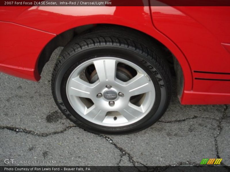 Infra-Red / Charcoal/Light Flint 2007 Ford Focus ZX4 SE Sedan