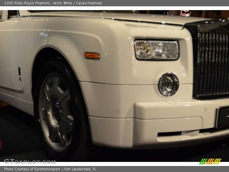 Arctic White / Cacao/Oatmeal 2005 Rolls-Royce Phantom