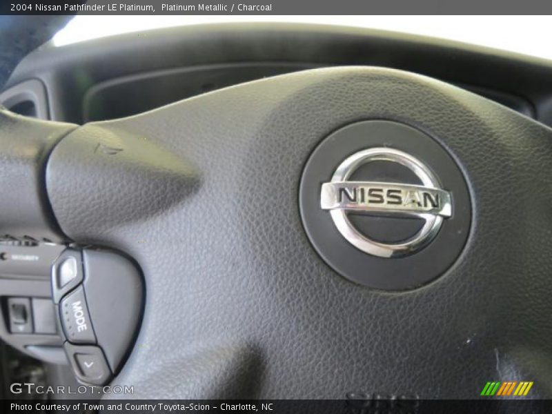 Platinum Metallic / Charcoal 2004 Nissan Pathfinder LE Platinum