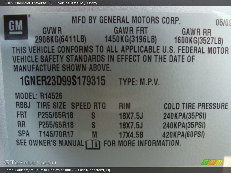 Silver Ice Metallic / Ebony 2009 Chevrolet Traverse LT
