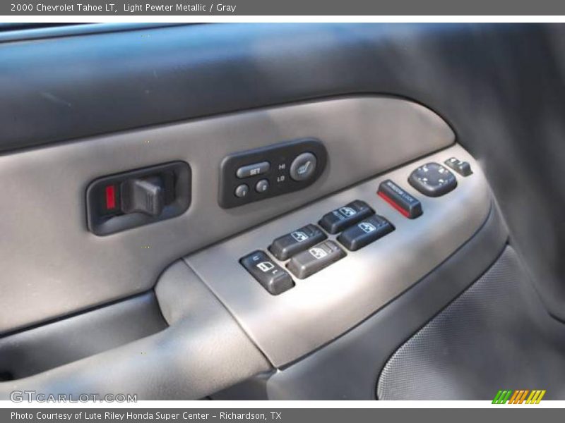 Light Pewter Metallic / Gray 2000 Chevrolet Tahoe LT