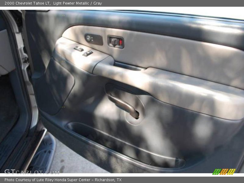 Light Pewter Metallic / Gray 2000 Chevrolet Tahoe LT