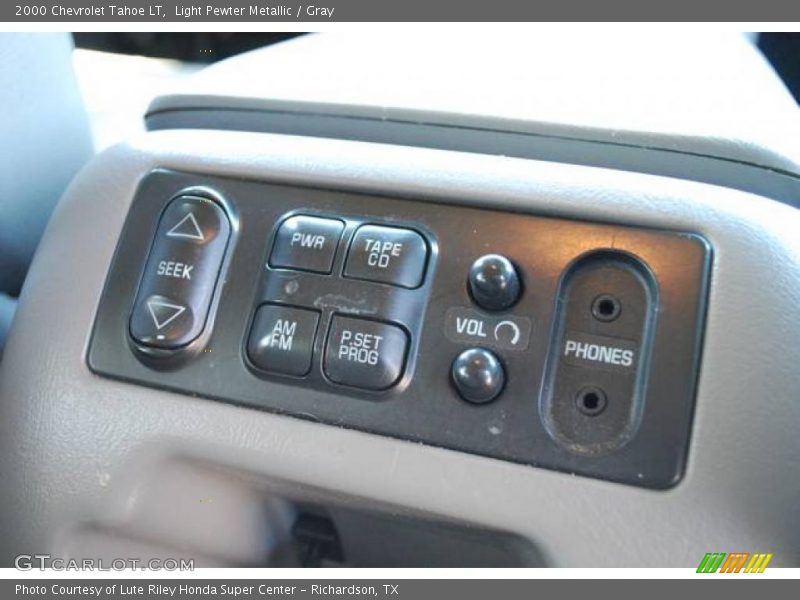 Light Pewter Metallic / Gray 2000 Chevrolet Tahoe LT