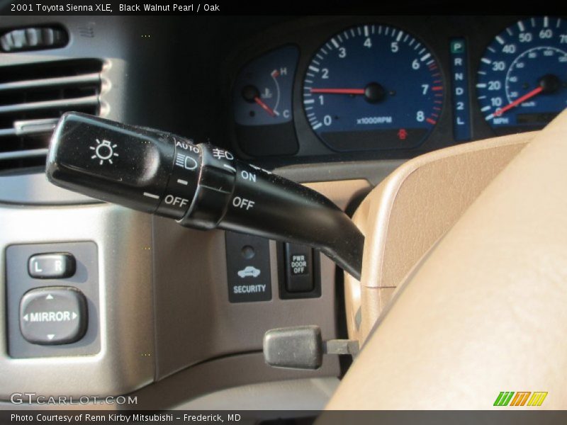 Controls of 2001 Sienna XLE