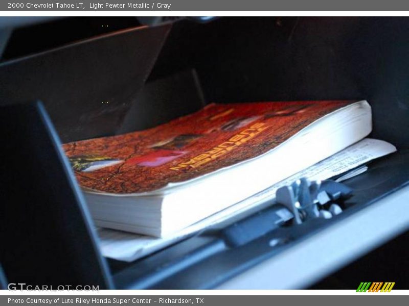 Light Pewter Metallic / Gray 2000 Chevrolet Tahoe LT