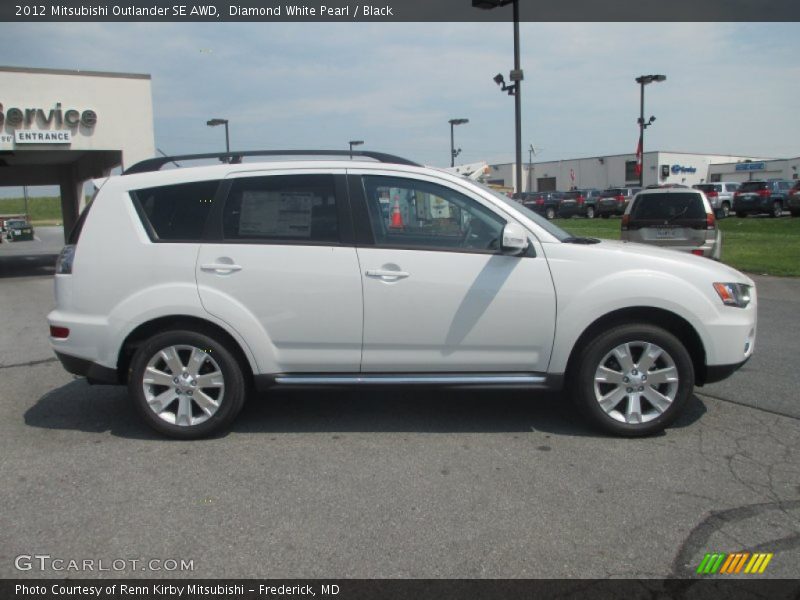 Diamond White Pearl / Black 2012 Mitsubishi Outlander SE AWD