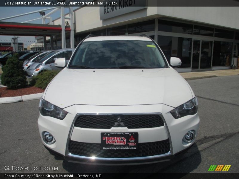 Diamond White Pearl / Black 2012 Mitsubishi Outlander SE AWD